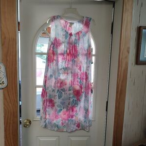 New Lorraine White Flowered Nightgown Women's Size M